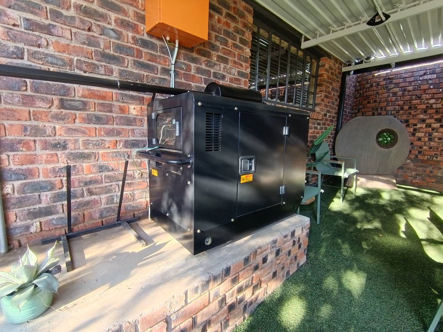 5 Bedroom Property for Sale in Langenhovenpark Free State